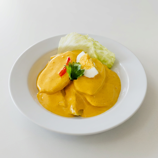 Papa a la Huancaina (Potatoes with Creamy Chili Cheese Sauce)